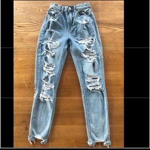 American Eagle - Ripped Mom Jeans - size 00
